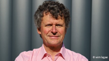 “De voetbal- en koersbusiness: steeds sneller, groter, gekker”